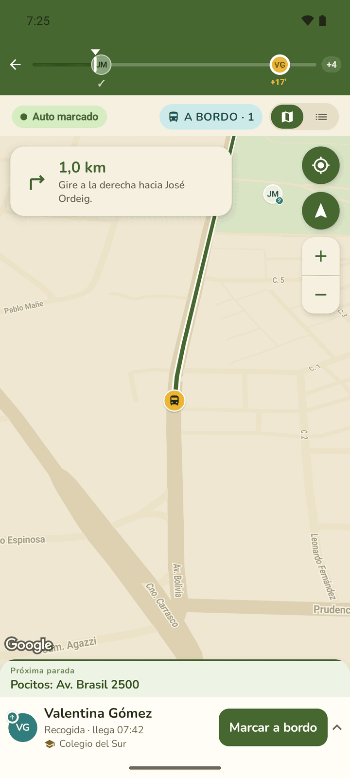 La pantalla del viaje en curso en Vanu Conductor: el mapa con la ruta, la camioneta y la próxima parada abajo.