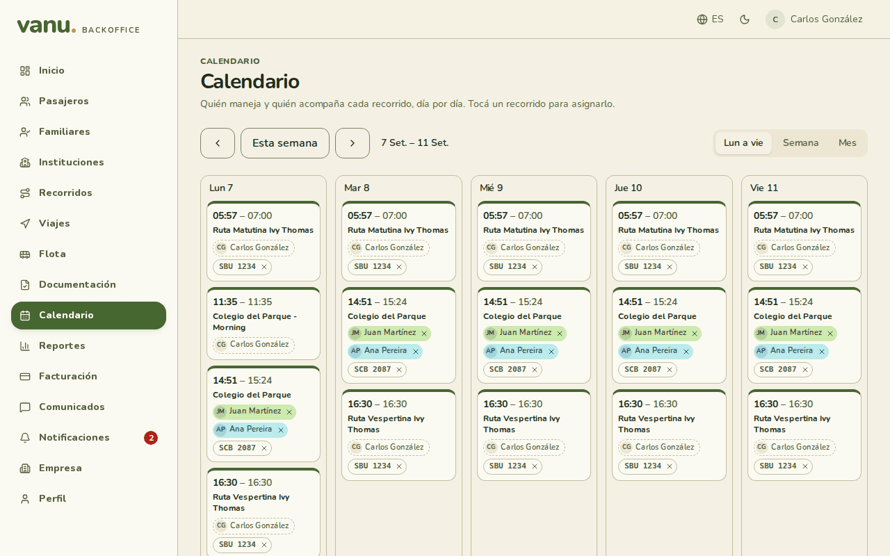 El calendario de lunes a viernes con conductor, acompañante y camioneta por recorrido.